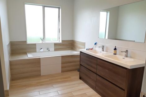 Photo of property in 15 Mclachlan Way, Pokeno, 2471