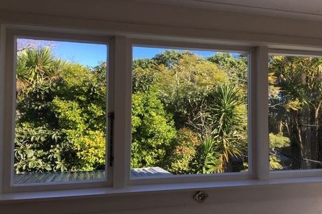 Photo of property in 17 Awaroa Road, Sunnyvale, Auckland, 0612