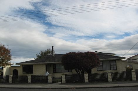 Photo of property in 1 Springfield Street, Balclutha, 9230