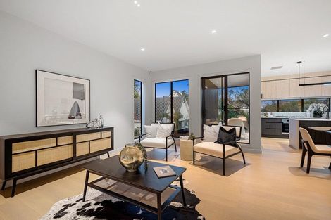 Photo of property in 201d Hurstmere Road, Takapuna, Auckland, 0622