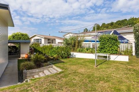 Photo of property in 9 Reeves Road, Acacia Bay, Taupo, 3330