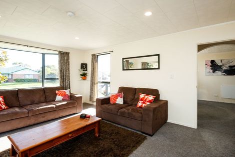 Photo of property in 96 Hillcrest Drive, Kelvin Grove, Palmerston North, 4414