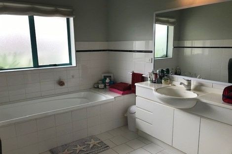 Photo of property in 149 Millhouse Drive, Golflands, Auckland, 2013