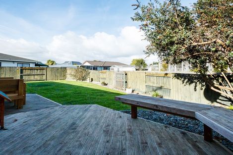 Photo of property in 96 Hillcrest Drive, Kelvin Grove, Palmerston North, 4414