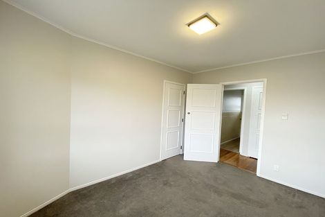 Photo of property in 3 Larne Avenue, Pakuranga Heights, Auckland, 2010