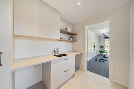 Photo of property in 405a Paekakariki Hill Road, Paekakariki Hill, Porirua, 5381