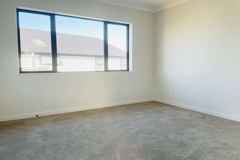 Photo of property in 16 Bine Crescent, Orewa, 0931