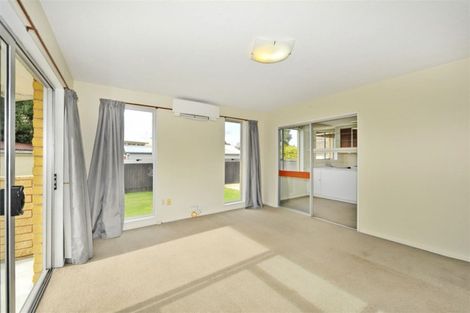 Photo of property in 2/6 Bowman Place, Sockburn, Christchurch, 8042