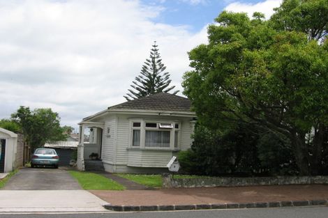 Photo of property in 8 Pasadena Avenue, Point Chevalier, Auckland, 1022