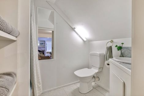 Photo of property in 37 York Road, Titirangi, Auckland, 0604