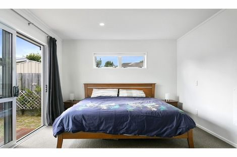 Photo of property in 35 Otupai Street, Two Mile Bay, Taupo, 3330