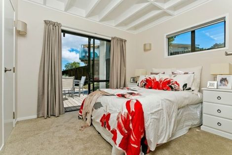 Photo of property in 2/74 Brigantine Drive, Beach Haven, Auckland, 0626