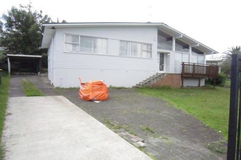 Photo of property in 38 Thornlow Street, Glendene, Auckland, 0602