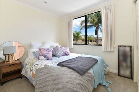 Photo of property in 8 Hobie Court, West Harbour, Auckland, 0618