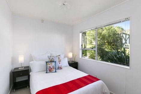 Photo of property in 7 Guadeloupe Crescent, Grenada Village, Wellington, 6037