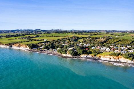 Photo of property in 17 Motukari Place, Onaero, Waitara, 4383