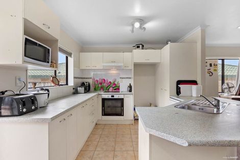 Photo of property in 19 Arlose Place, Westgate, Auckland, 0614