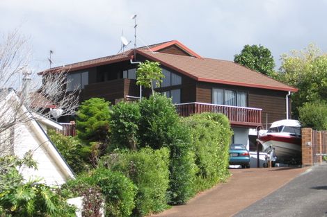 Photo of property in 35 Marina View Drive, West Harbour, Auckland, 0618