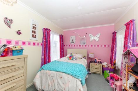 Photo of property in 16 Tuahu Place, Waitara, 4320