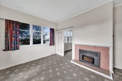 Photo of property in 12 Caledonia Street, Hawera, 4610