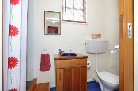 Photo of property in 6 Edwards Street, Kimbolton, Feilding, 4777