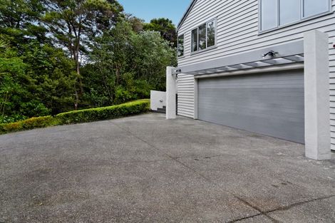 Photo of property in 11e Woodfern Crescent, Titirangi, Auckland, 0604