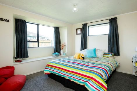 Photo of property in 96 Hillcrest Drive, Kelvin Grove, Palmerston North, 4414