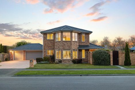 Photo of property in 64 Willowview Drive, Redwood, Christchurch, 8051