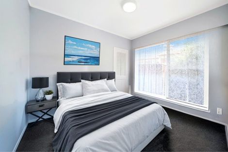 Photo of property in 1/33 Matuhi Rise, Henderson, Auckland, 0612