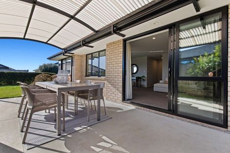 Photo of property in 2 Muriel Way, Papamoa Beach, Papamoa, 3118