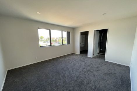 Photo of property in 1/24 Pigeon Mountain Road, Half Moon Bay, Auckland, 2012