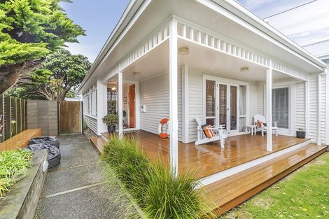 Photo of property in 11 Mantell Street, Seatoun, Wellington, 6022