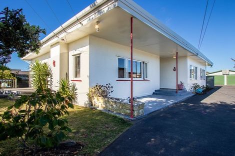 Photo of property in 14 Mahana Road, Paraparaumu Beach, Paraparaumu, 5032