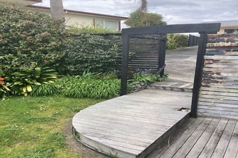 Photo of property in 117 Bradbury Road, Botany Downs, Auckland, 2010