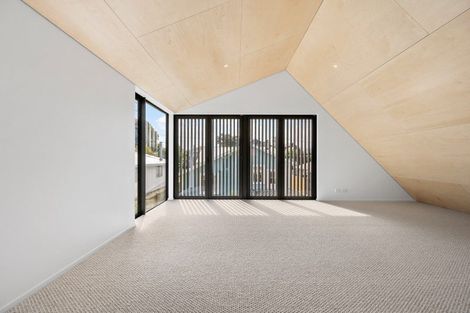 Photo of property in 45a Pukatea Street, Eastbourne, Lower Hutt, 5013