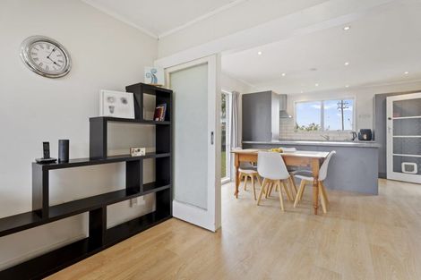 Photo of property in 48 Harmel Road, Glendene, Auckland, 0602