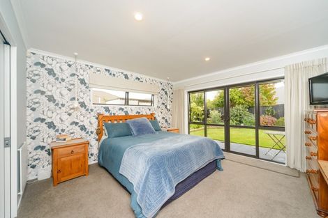 Photo of property in 14 Tennyson Avenue, Kelvin Grove, Palmerston North, 4414