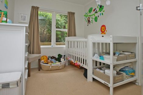 Photo of property in 11 Versailles Street, Karori, Wellington, 6012