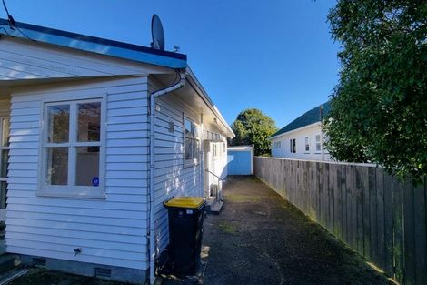 Photo of property in 331 Waiwhetu Road, Fairfield, Lower Hutt, 5011