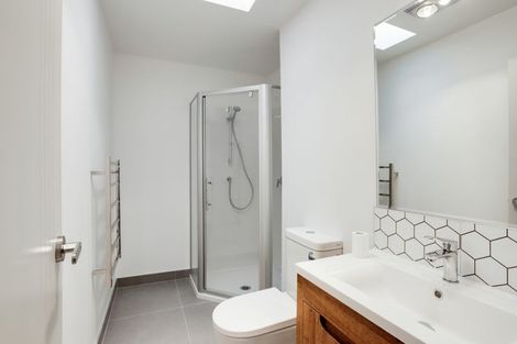 Photo of property in 19b Chislehurst Street, Henderson, Auckland, 0612