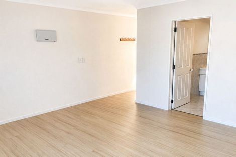 Photo of property in 14 Corta Bella Place, Golflands, Auckland, 2013