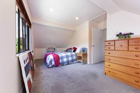 Photo of property in 27 De Val Drive, Titirangi, Auckland, 0604