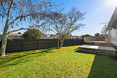 Photo of property in 1/5 Myna Place, Weymouth, Auckland, 2103