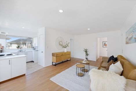 Photo of property in 28 Dallinghoe Crescent, Milford, Auckland, 0620