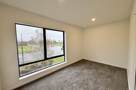 Photo of property in 2 Kuaka Drive, Takanini, 2112