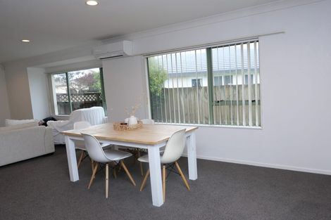 Photo of property in 11 Crown Hill, Paraparaumu, 5032