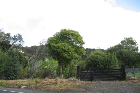 Photo of property in 29 Rauhuia Crescent, Parau, Auckland, 0604