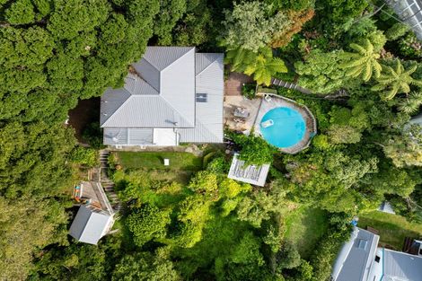 Photo of property in 46 Fortification Road, Karaka Bays, Wellington, 6022