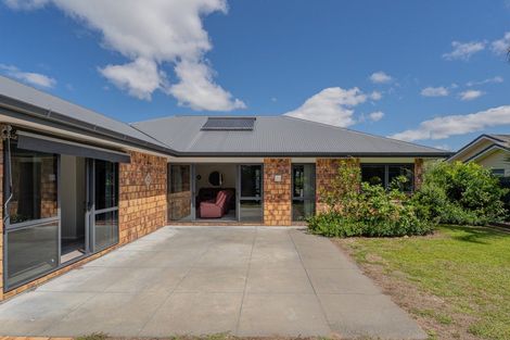 Photo of property in 29 Wells Place, Whitianga, 3510