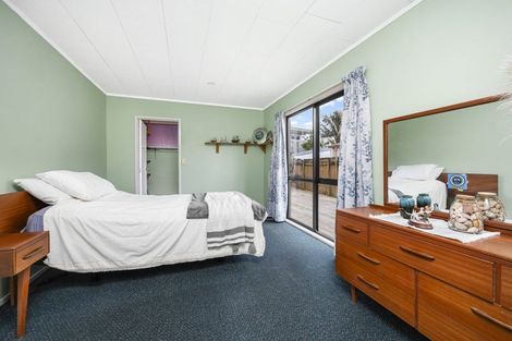 Photo of property in 39 Redlands Grove, Swanson, Auckland, 0612